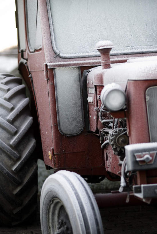 无人,竖图,室外,特写,白天,正面,旅游,度假,农业,美景,窗户,汽车,照明,一辆,条纹,景观,娱乐,玻璃窗,车,灯,自然,车窗,车轮,轮胎,灯具,交通工具,享受,休闲,机械,景色,放松,照亮,照明设备,自然风光,载具,拖拉机,螺纹,前照灯,前大灯,车前灯,交通运输,农用机械,停驻,彩图