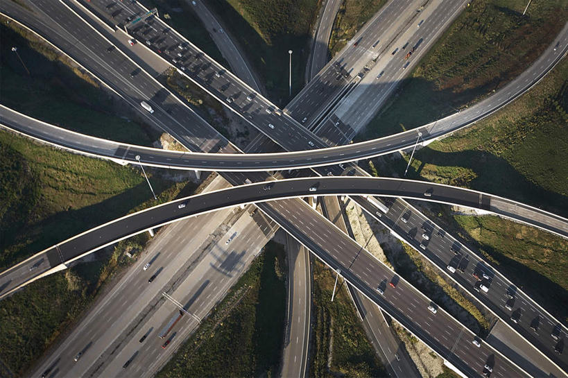 无人,横图,俯视,航拍,室外,白天,度假,草地,草坪,美景,植物,城市风光,城市,大桥,道路,立交桥,路,桥梁,公路,汽车,加拿大,阴影,光线,影子,景观,高架,斜拉桥,桥,交通,娱乐,车,草,绿色,阳光,交通工具,轿车,享受,休闲,景色,放松,北美,北美洲,鸟瞰,载具,美洲,多伦多,省会,北亚美利加洲,亚美利加洲,安大略省,安省,北方好莱坞,多伦多市,马路,彩图,高角度拍摄
