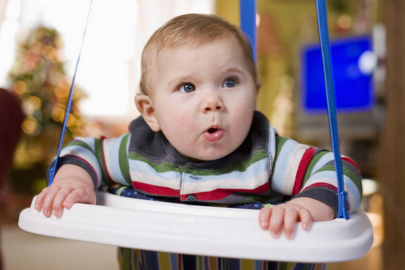 西方人,儿童,一个人,站,横图,室内,白天,正面,纯洁,显示器,植物,叶子,欧洲,加拿大,欧洲人,仅一个男性,仅一个人,阴影,朦胧,模糊,光线,屏幕,影子,绿叶,圣诞树,注视,显示屏,树,树木,小孩,蓝色,绿色,蓝天,天空,阳光,天,观察,看,站着,张嘴,仅一个小孩,嫩叶,可爱,童年,童趣,吊,生长,成长,观看,察看,北美,北美洲,关注,摇篮,美洲,张大嘴巴,童真,输出设备,烂漫,无邪,北亚美利加洲,亚美利加洲,天真,男孩,男人,男性,白种人,孩子,叶,叶片,张开嘴,站立,半身,彩图,男生