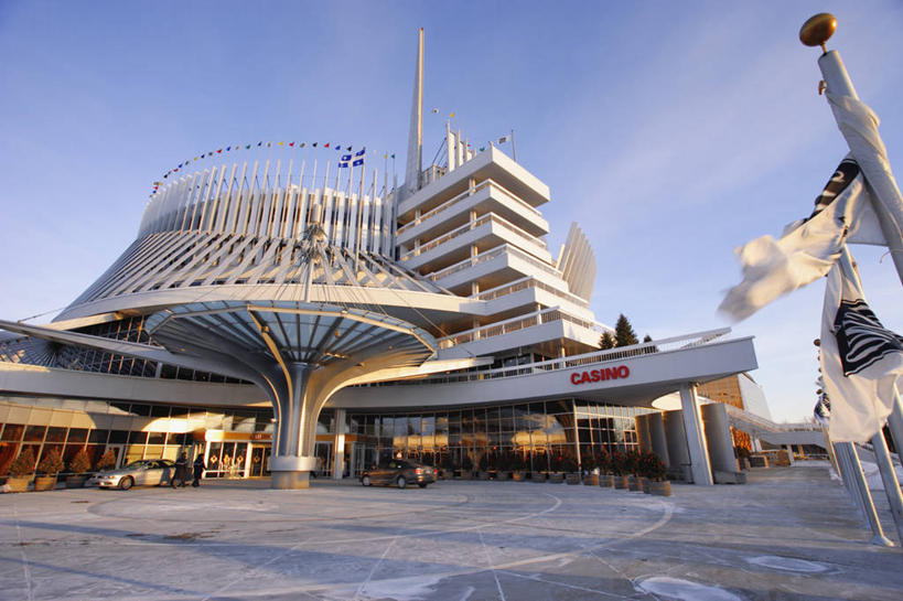 无人,高楼大厦,横图,室外,白天,仰视,度假,美景,城市风光,城市,大厦,道路,路,摩天大楼,公路,加拿大,阴影,光线,影子,景观,交通,娱乐,蓝色,蓝天,天空,阳光,天,享受,休闲,景色,放松,晴朗,北美,北美洲,美洲,万里无云,北亚美利加洲,亚美利加洲,魁北克省,蒙特利尔,蒙特利尔市,蒙特娄,圣人之城,晴空,晴空万里,马路,彩图,低角度拍摄,大楼,高层建筑,高楼,摩天楼,古壁省,魁省