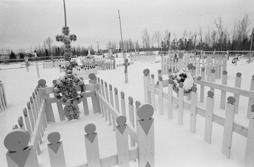 无人,横图,黑白,室外,白天,正面,植物,加拿大,阴影,光线,十字架,影子,云,云朵,云彩,树,树木,蓝色,绿色,白云,蓝天,天空,阳光,自然,天,墓地,生长,成长,纪念,留念,死亡,北美,空旷,北美洲,恐怖,自然风光,美洲,怀念,坟场,可怕,北亚美利加洲,亚美利加洲,可骇,殒命,记念,灭亡,空阔,马尼托巴,马尼托巴省,曼尼托巴省,寂静,恐惧,曼省,缅尼托巴省,缅省