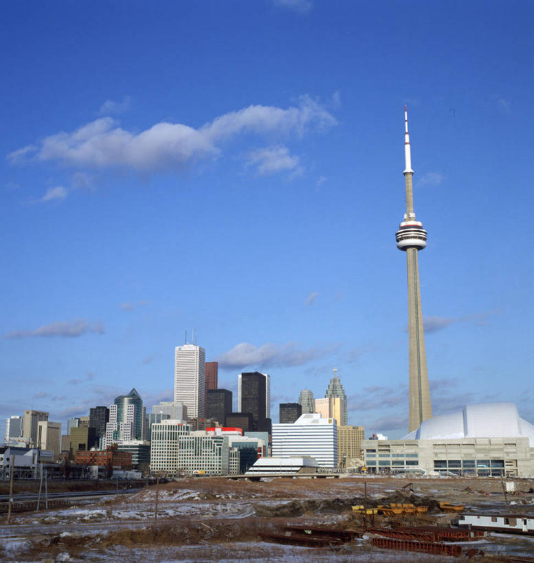 无人,高楼大厦,竖图,室外,白天,仰视,度假,美景,植物,城市风光,标志建筑,城市,大厦,地标,建筑,摩天大楼,加拿大,阴影,枯萎,光线,影子,景观,云,云朵,枯草,云彩,娱乐,建设,草,黄色,蓝色,白云,蓝天,天空,阳光,天,享受,休闲,景色,放松,晴朗,北美,北美洲,美洲,电视塔,多伦多,省会,北亚美利加洲,亚美利加洲,加拿大多伦多电视塔,加拿大国家电视塔,CN电视塔,安大略省,安省,北方好莱坞,多伦多市,西恩塔,晴空,彩图,低角度拍摄,大楼,高层建筑,高楼,摩天楼