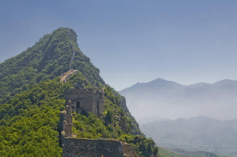 无人,横图,室外,白天,正面,旅游,度假,石头,美景,名胜古迹,山,山脉,植物,地标,北京,中国,亚洲,一堆,阴影,堆叠,堆积,新鲜,遗迹,光线,石子,影子,景观,山峰,山峦,首都,古迹,文化,文物,娱乐,古建筑,树,树木,绿色,阳光,自然,群山,享受,休闲,旅游胜地,景色,放松,生长,成长,青春,堆,生命,文明,自然风光,和平,安详,古文明,东亚,世界文化遗产,中华人民共和国,北京市,京,北平,华北地区,密云县,冷色,长久,久长,悠长,悠久,古北口镇,司马台,司马台长城,司马台村,石块,岩石,彩图,标志性建筑