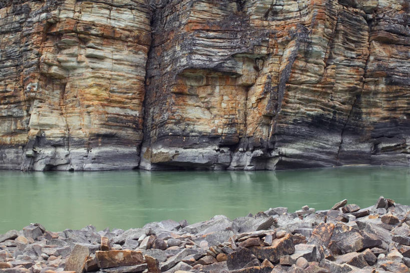 无人,公园,横图,室外,白天,正面,旅游,度假,河流,石头,美景,山,水,加拿大,石子,河水,景观,山峰,水流,山峦,娱乐,自然,享受,休闲,景色,放松,北美,北美洲,国家公园,自然风光,美洲,阿尔伯塔省,阿尔伯塔,北亚美利加洲,亚美利加洲,艾伯塔,艾伯塔省,贾斯珀国家公园,亚伯达,石块,岩石,彩图,阿省,艾省,亚伯达省,亚省
