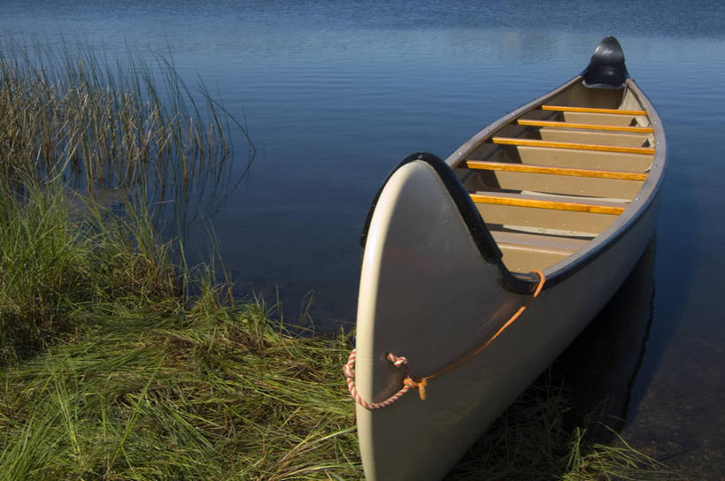 无人,横图,俯视,室外,白天,旅游,度假,草地,草坪,河流,美景,水,植物,船,加拿大,一艘,波纹,河水,景观,水流,木船,娱乐,草,绿色,倒影,水纹,自然,交通工具,波浪,享受,休闲,景色,放松,倒映,北美,舟,北美洲,自然风光,载具,美洲,首府,北亚美利加洲,亚美利加洲,西北地区,耶罗纳夫,反照,耶洛奈夫,彩图,高角度拍摄,黄刀镇,西北领地