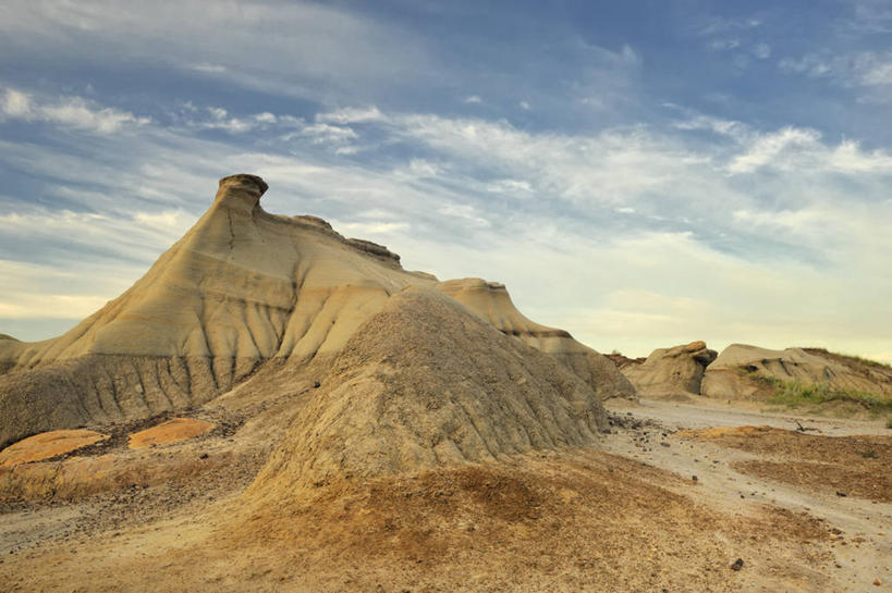 无人,公园,横图,室外,白天,正面,旅游,度假,石头,美景,山,加拿大,石子,景观,山峰,云,云朵,山峦,云彩,娱乐,蓝色,白云,蓝天,天空,自然,天,享受,休闲,景色,放松,晴朗,北美,北美洲,自然风光,美洲,阿尔伯塔省,阿尔伯塔,北亚美利加洲,亚美利加洲,艾伯塔,艾伯塔省,亚伯达,省立恐龙公园,石块,岩石,晴空,彩图,阿尔伯塔省恐龙公园,阿省,艾省,亚伯达省,亚省,恐龙省立公园