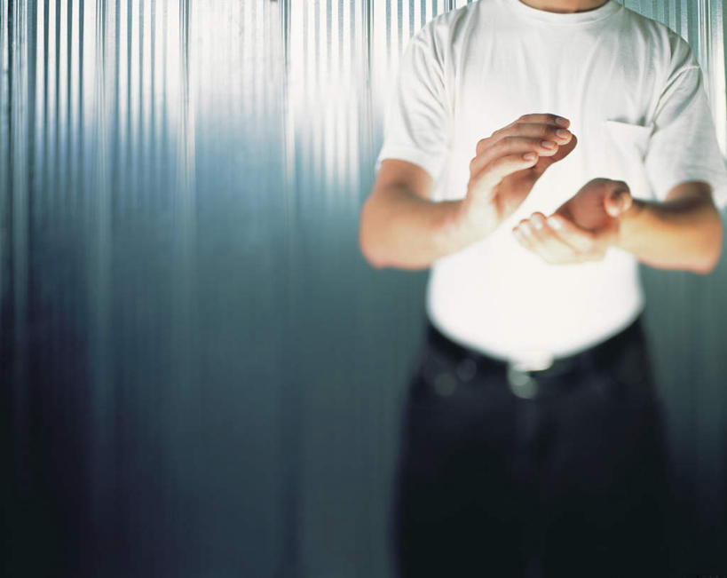 西方人,一个人,站,鼓掌,横图,室内,白天,正面,欧洲,欧洲人,仅一个男性,仅一个人,服装,休闲装,仅一个年轻男性,衣服,站着,休闲,休闲服,摄影,服饰,影棚,男人,男性,年轻男性,白种人,拍手,站立,半身,彩图,影棚拍摄,拍摄