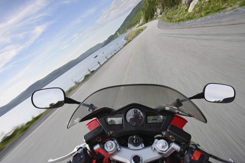 无人,公园,横图,室外,白天,正面,旅游,度假,草地,草坪,海浪,海洋,美景,山,山脉,植物,道路,路,公路,摩托车,加拿大,一辆,阴影,光线,影子,景观,浪花,山峰,水平线,云,云朵,辽阔,交通,海平线,山峦,云彩,娱乐,车,草,蓝色,绿色,白云,蓝天,天空,阳光,自然,海水,交通工具,群山,天,享受,休闲,广阔,景色,放松,晴朗,一望无际,北美,北美洲,国家公园,自然风光,载具,美洲,海景,北亚美利加洲,亚美利加洲,格罗斯莫讷国家公园,纽芬兰,纽芬兰省,无边无际,一马平川,大海,风浪,海,海水的波动,近岸浪,涌浪,晴空,马路,彩图,水天相接,水天一线