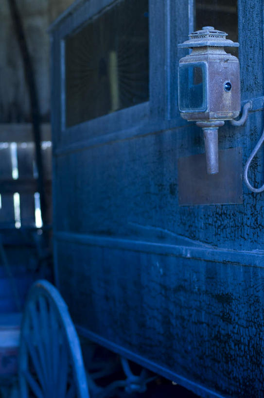 无人,竖图,室内,白天,正面,汽车,古董车,加拿大,一辆,阴影,装饰,透明,光线,影子,灯光,车,蓝色,交通工具,华丽,修饰,点缀,北美,北美洲,载具,美洲,老爷车,北亚美利加洲,亚美利加洲,衬托,美观,雅致,雅观,理智,沉静,冷色,高深,冷淡,新不伦瑞克,新不伦瑞克省,彩图