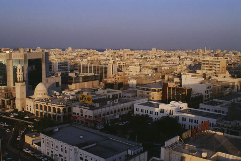 无人,家,横图,俯视,航拍,室外,白天,旅游,度假,美景,城市风光,标志建筑,城市,地标,建筑,巴林,亚洲,一排,阴影,整齐,光线,影子,房屋,屋子,景观,公寓,娱乐,建设,洋房,楼房,住宅,排列,蓝色,蓝天,天空,阳光,天,享受,休闲,景色,放松,鸟瞰,队列,西亚,巴林国,彩图,高角度拍摄,房子