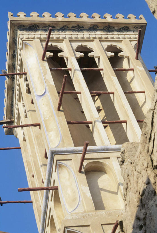 无人,竖图,室外,白天,仰视,旅游,度假,名胜古迹,标志建筑,地标,建筑,雕塑,黎巴嫩,亚洲,遗迹,艺术,装饰,雕刻,雕像,柱子,云,云朵,首都,云彩,古迹,文物,娱乐,建设,古建筑,石雕,蓝色,白云,蓝天,天空,工艺品,天,享受,休闲,旅游胜地,放松,晴朗,纪念,美术,主题,西亚,陈列,古文明,功能,美学,黎巴嫩共和国,贝鲁特,晴空,彩图,低角度拍摄