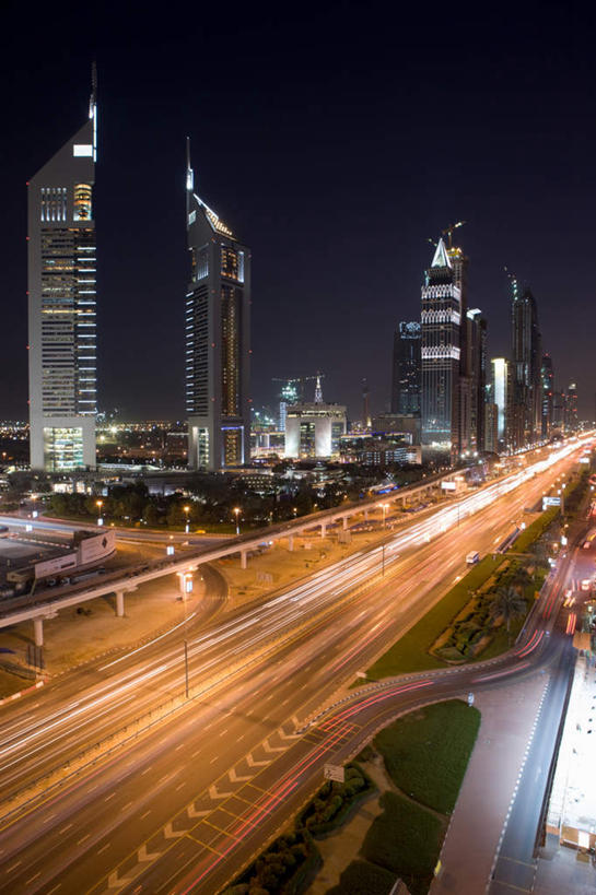 无人,高楼大厦,竖图,俯视,航拍,室外,夜晚,长时间曝光,大桥,大厦,建筑,立交桥,摩天大楼,桥梁,汽车,阿联酋,亚洲,阴影,光线,影子,高架,斜拉桥,桥,车,蓝色,蓝天,天空,阳光,楼宇,交通工具,轿车,天,驾驶,行驶,操纵,控制,鸟瞰,载具,西亚,曝光,阿拉伯联合酋长国,操控,迪拜,把持,杜拜,彩图,高角度拍摄,大楼,高层建筑,高楼,摩天楼