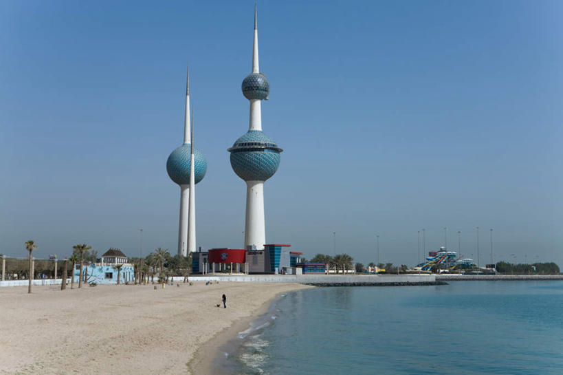 一个人,走,横图,室外,白天,海浪,海洋,美景,沙滩,植物,宠物,狗,科威特,亚洲,仅一个年轻女性,仅一个女性,仅一个人,牵,阴影,波纹,平静,光线,沙子,影子,海岸,景观,浪花,沙地,首都,树,树木,一只,背面,蓝色,绿色,蓝天,水纹,天空,阳光,自然,海水,动物,波浪,天,景色,安静,可爱,生长,晴朗,成长,牵着,宁静,静谧,自然风光,西亚,海景,忠诚,万里无云,沉静,恬静,安祥,僻静,清静,太平,科威特国,科威特城,科威特水塔,年轻女性,女人,女性,阿拉伯人,白种人,亚洲人,大海,风浪,海,海水的波动,海滩,近岸浪,涌浪,晴空,晴空万里,犬,步行,散步,走路,彩图,全身