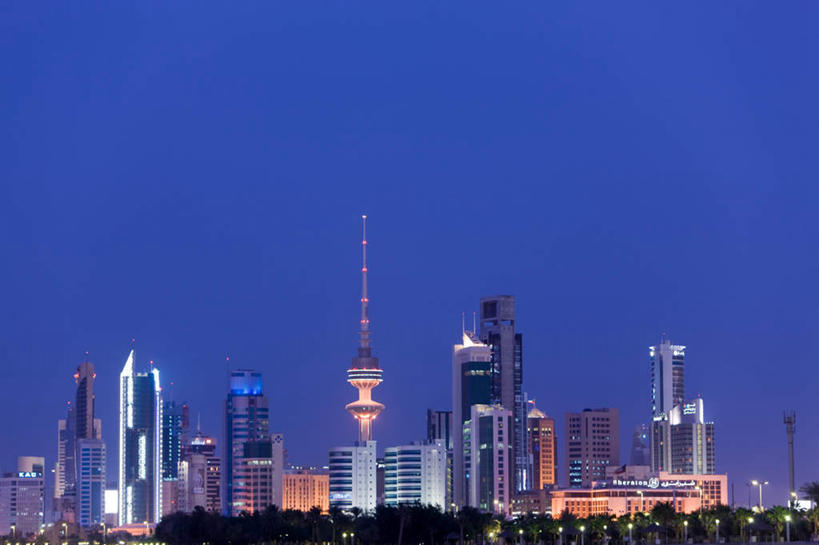 无人,高楼大厦,横图,彩色,室外,白天,正面,度假,美景,植物,城市风光,标志建筑,城市,大厦,地标,建筑,摩天大楼,霓虹灯,科威特,亚洲,繁华,景观,灯光,七彩,首都,娱乐,光源,建设,霓虹,灯,树,树木,蓝色,绿色,蓝天,天空,自然,天,享受,休闲,景色,放松,生长,晴朗,成长,照明设备,西亚,万里无云,氖灯,繁荣,发达,科威特国,科威特城,科威特水塔,晴空,晴空万里,彩图,大楼,高层建筑,高楼,摩天楼