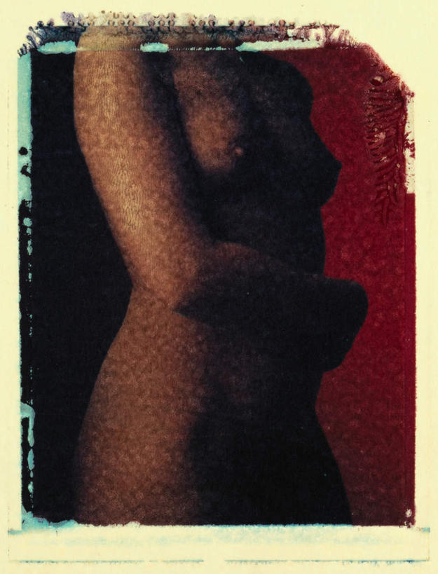 西方人,胸,一个人,站,抱,竖图,室内,特写,白天,白色背景,侧面,欧洲,欧洲人,仅一个年轻女性,仅一个女性,仅一个人,阴影,光线,影子,灯光,扭头,注视,裸露,观察,看,站着,转头,创意,摄影,影棚,抱着,观看,察看,搂着,昏暗,阴暗,关注,幽暗,裸,特效,创新,暗淡,惨淡,灰暗,晦暗,年轻女性,女人,女性,白种人,胸部,怀抱,搂,搂抱,相抱,拥抱,站立,半身,彩图,影棚拍摄,拍摄