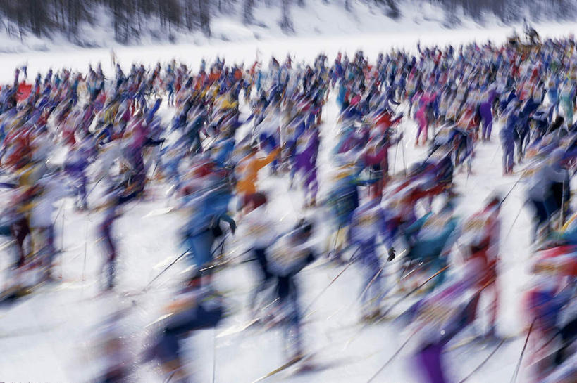 西方人,站,横图,俯视,室外,白天,锻炼,旅游,度假,快乐,比赛,运动,竞争,石头,美景,山,雪,雪山,大雪,欧洲,欧洲人,许多,阴影,光线,石子,影子,冰,积雪,景观,山峰,雪景,冬季,冬天,山峦,许多人,娱乐,设备,阳光,自然,站着,一群人,享受,休闲,景色,放松,寒冷,雪橇,冰冷,体育运动,自然风光,装备,滑雪杆,严寒,冰凉,酷寒,凛冽,凛凛,极冷,配备,体育,白种人,石块,岩石,站立,彩图,高角度拍摄,全身,健身