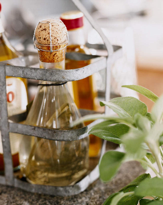 无人,竖图,俯视,室内,特写,白天,植物,阴影,芳香,生锈,光线,盆栽,影子,大理石,橄榄油,草药,药草,盆景,中药,绿色,自然,生长,成长,腐蚀,侵蚀,草本,芬芳,药材,中草药,中药材,本草,大理石制品,腐化,馨香,充满,锈迹斑斑,彩图,高角度拍摄