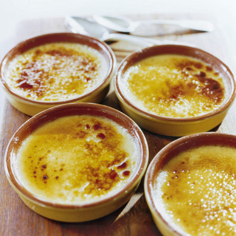 无人,横图,俯视,室内,白天,桌面,阴影,光线,影子,美味,冰激凌,清凉,蛋挞,黄色,阳光,冷饮,四个,舒服,冰淇淋,解暑,解渴,雪糕,舒爽,冰糕,消暑,甘旨,厚味,鲜味,彩图,高角度拍摄