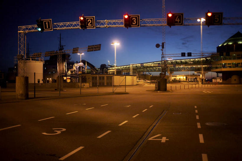 无人,横图,室外,白天,正面,度假,美景,城市风光,城市,道路,路,公路,瑞典,欧洲,阴影,光线,影子,景观,灯光,分界线,停车线,交通,娱乐,蓝色,蓝天,天空,天,享受,休闲,景色,放松,晴朗,车行道,车行道分界线,斯堪的纳维亚,北欧,斯堪的纳维亚半岛,标线,车行线,万里无云,瑞典王国,赫尔辛堡,晴空,晴空万里,马路,彩图