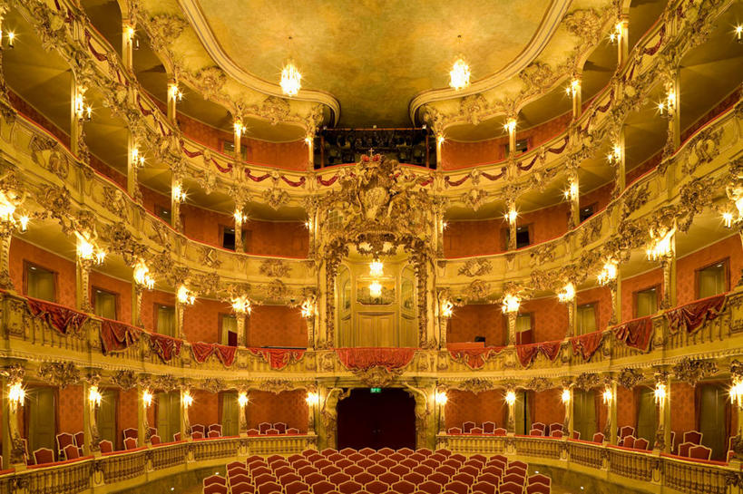 无人,横图,室内,白天,正面,旅游,度假,门,标志建筑,地标,建筑,照明,德国,欧洲,阴影,光线,影子,柱子,墙,建筑群,灯光,文化,娱乐,建设,座椅,慕尼黑,墙壁,墙面,灯,阳光,灯具,门框,享受,休闲,射灯,放松,照亮,风格,照明设备,西欧,德意志联邦共和国,首府,巴伐利亚,巴伐利亚州,拜恩州,拜恩自由州,洛可可,彩图