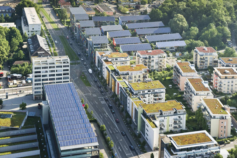 无人,家,横图,俯视,航拍,室外,白天,植物,道路,路,公路,德国,欧洲,房屋,屋子,交通,楼房,住宅,树,树木,绿色,自然,生长,成长,西欧,鸟瞰,德意志联邦共和国,巴登.符腾堡,巴登.符腾堡州,巴符州,弗莱堡,弗赖堡,马路,彩图,高角度拍摄,房子