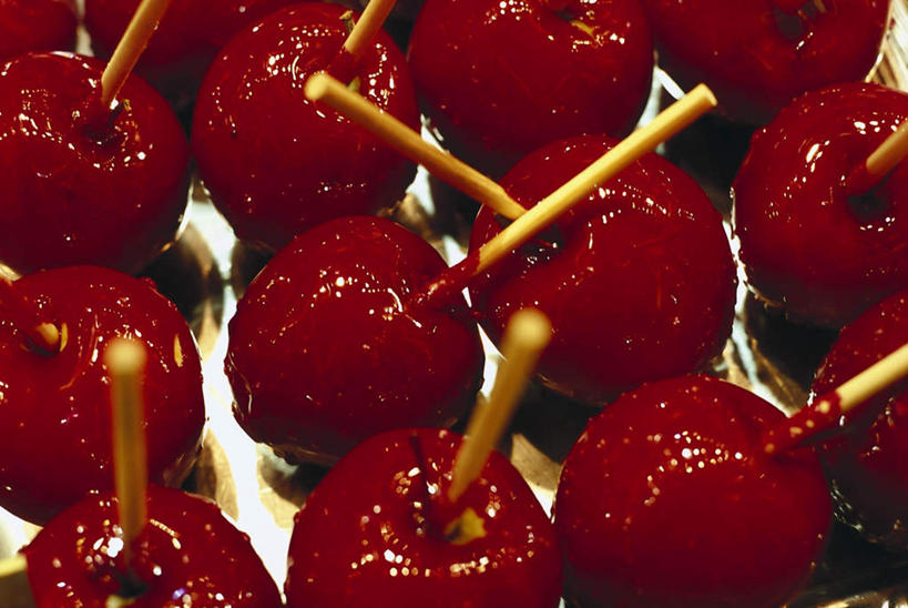 点心,无人,横图,俯视,室内,白天,苹果,水果,许多,阴影,新鲜,光线,棒,影子,生食,食品,果实,食物,排列,红色,阳光,零食,蜜饯,有机食品,绿色食品,队列,摆列,彩图,高角度拍摄,布列,分列