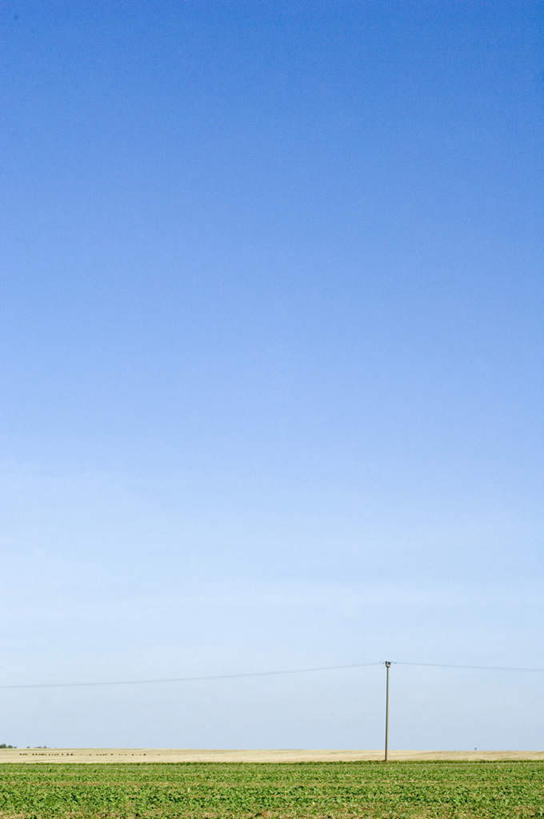 无人,农田,竖图,室外,白天,正面,旅游,度假,庄稼,农作物,草地,草坪,美景,植物,城市,德国,欧洲,阴影,电力,光线,钢材,电缆,电线,影子,支架,景观,娱乐,电塔,草,蓝色,绿色,蓝天,天空,阳光,自然,天,享受,休闲,景色,放松,能源,晴朗,支撑,资源,西欧,自然风光,供电设备,高压电塔,高压输电线,万里无云,德意志联邦共和国,高压电线塔,高压塔,图林根,魏玛,晴空,晴空万里,彩图,耕地,庄稼田,图林根州