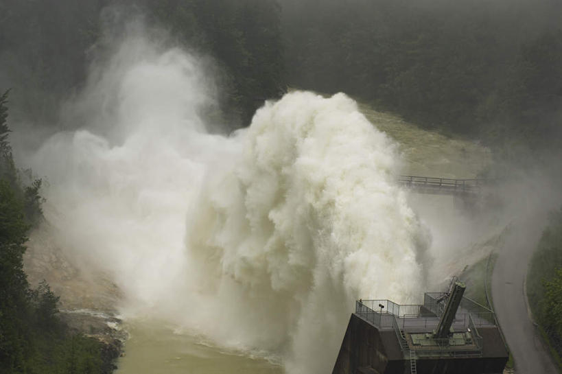无人,横图,俯视,室外,白天,正面,旅游,度假,灌溉,河流,美景,瀑布,山,山脉,水,建筑,蓄水,阴影,飞溅,溅,光线,液体,影子,河水,景观,山峰,水滴,水流,山峦,娱乐,建设,水坝,水库,水珠,阳光,自然,建筑工地,群山,享受,休闲,发电,景色,放松,工业,喷洒,自然风光,坝,航运,水电站,地盘,建筑地盘,施工地盘,防洪,供水,水力发电,产业,跌水,彩图,高角度拍摄,工地