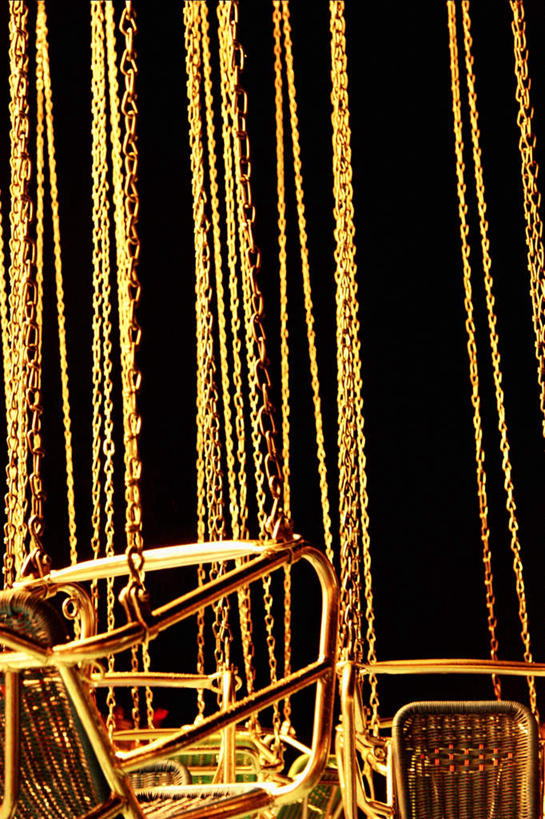 无人,游乐园,竖图,室外,夜晚,正面,旅游,度假,游戏,游乐场,德国,欧洲,摇摆,阴影,节日,庆祝,光线,影子,灯光,玩,文化,娱乐,秋千,啤酒节,荡秋千,庆典,享受,休闲,放松,游乐设施,旋转飞椅,活动,纪念,西欧,摇晃,德意志联邦共和国,巴伐利亚,巴伐利亚州,拜恩州,拜恩自由州,乐园,游艺设施,飓风飞椅,旋转秋千,玩耍,嬉戏,彩图