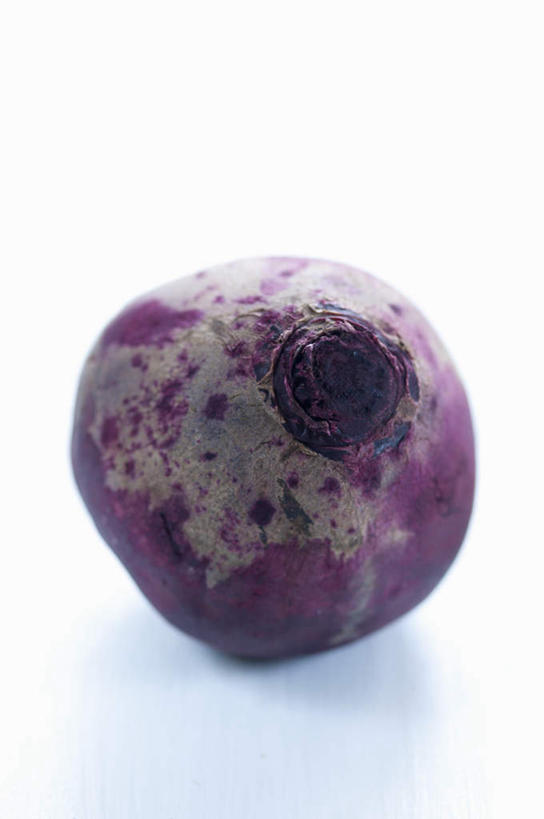 无人,竖图,俯视,室内,特写,白天,白色背景,葡萄,水果,阴影,发霉,新鲜,反射,影子,生食,食品,果实,食物,一个,紫色,摄影,有机食品,绿色食品,影棚,单个,山葫芦,蒲桃,草龙珠,彩图,高角度拍摄,影棚拍摄,拍摄