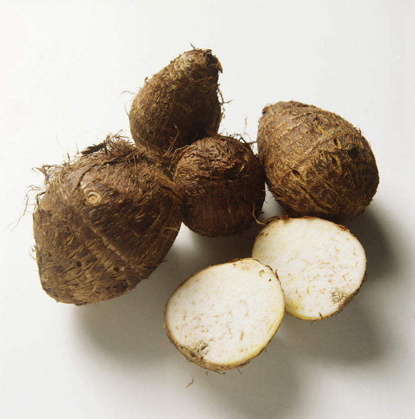 无人,竖图,俯视,室内,特写,白天,白色背景,桌面,桌子,蔬菜,切开,阴影,新鲜,反射,木制,影子,山药,食品,食物,木制品,切,摄影,有机食品,绿色食品,影棚,剖面,切面,薯蓣,怀山药,淮山药,玉延,山薯,彩图,高角度拍摄,影棚拍摄,拍摄