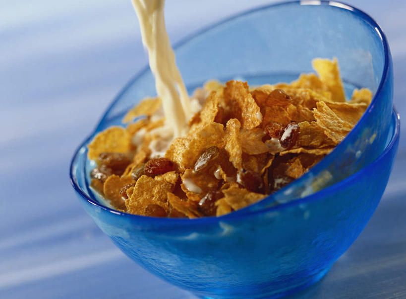 牛奶,无人,横图,俯视,室内,特写,白天,玉米,桌面,桌子,蔬菜,一堆,许多,倒,阴影,堆积,朦胧,模糊,新鲜,反射,木制,棒子,影子,塑料,玉蜀黍,食品,坚果,果实,饮品,营养,食物,饮料,两个,蓝色,木制品,容器,塑料制品,碗,干果,葡萄干,有机食品,绿色食品,储藏,堆,苞米,乳制品,奶,储存,苞芦,薄片,苞谷,包谷,大蜀黍,番麦,薏米包,玉高粱,玉麦,珍珠米,安神,彩图,高角度拍摄,贮存