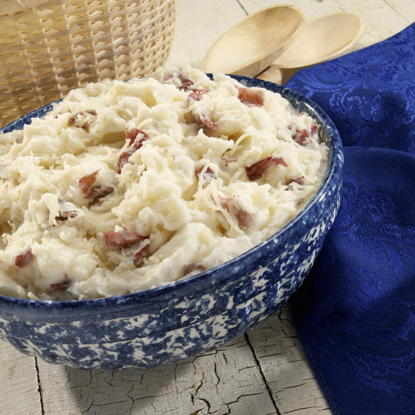 点心,奶酪,无人,交叉,方图,俯视,室内,特写,白天,餐桌,桌子,竹子,蔬菜,土豆,阴影,竹制,新鲜,编织,光线,篮子,影子,勺子,陶瓷,干酪,起司,食品,甜点,甜品,陶瓷制品,芝士,营养,食物,糕点,一个,白色,容器,竹篮,调羹,汤匙,碗,甜食,奶油,乳酪,有机食品,绿色食品,单个,餐台,储藏,竹条,交织,乳制品,竹制品,储存,发酵,馍馍蛋,激凌,克林姆,淇淋,穿插,洋芋,山药蛋,马铃薯,彩图,高角度拍摄,菜泥,贮存