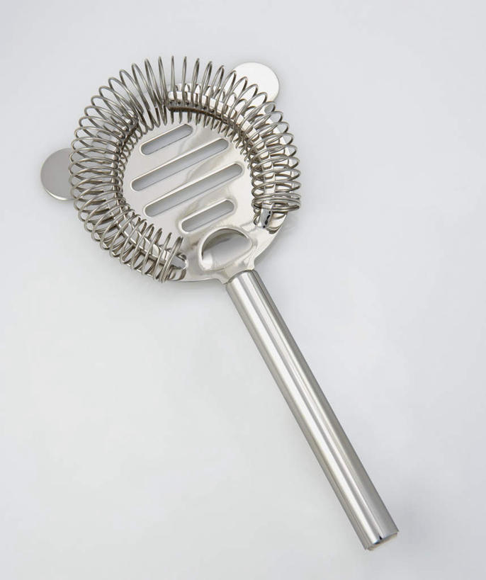 无人,竖图,俯视,室内,特写,白天,白色背景,餐桌,桌子,静物,阴影,反射,厨房用具,影子,一个,摄影,影棚,单个,餐台,过滤器,滤水器,厨房工具,刮泡器,滤冰格,起泡器,彩图,高角度拍摄,影棚拍摄,拍摄,冰格