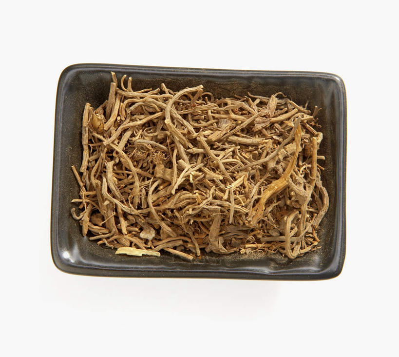 无人,横图,俯视,室内,特写,白天,背景,白色背景,植物,餐具,一堆,许多,阴影,堆叠,堆积,朦胧,模糊,光线,碟子,盘,影子,草药,药草,中药,一个,白色,盘子,碟,摄影,影棚,单个,堆,药材,中草药,中药材,本草,止痛,镇静,安眠,安神,缬草,配景,欧缬草,布景,彩图,高角度拍摄,影棚拍摄,拍摄