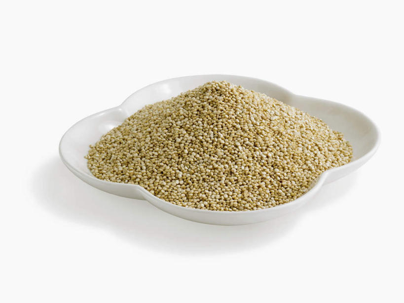 无人,横图,俯视,室内,特写,白天,白色背景,餐桌,桌子,餐具,一堆,许多,阴影,堆叠,堆积,光线,碟子,盘,影子,谷类,谷物,一个,白色,盘子,碟,摄影,影棚,单个,餐台,堆,奎藜,奎藜籽,奎奴亚藜,藜麦,南美藜,彩图,高角度拍摄,影棚拍摄,拍摄