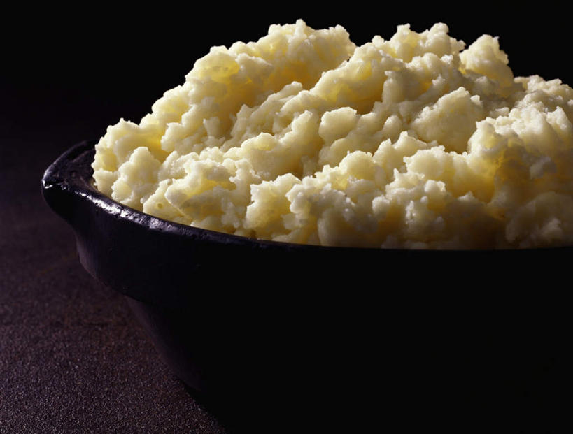 无人,横图,俯视,室内,特写,白天,餐桌,桌子,蔬菜,土豆,一堆,许多,阴影,堆积,新鲜,反射,影子,陶瓷,食品,陶瓷制品,土豆泥,食物,一个,容器,碗,有机食品,绿色食品,单个,餐台,储藏,堆,储存,馍馍蛋,洋芋,山药蛋,马铃薯,彩图,高角度拍摄,贮存