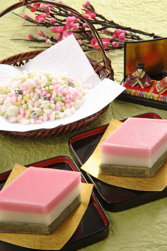 点心,无人,交叉,竖图,俯视,室内,特写,白天,幸福,纯洁,植物,餐桌,桌子,樱花,竹子,餐具,雕塑,一堆,许多,阴影,堆叠,堆积,竹制,艺术,装饰,编织,光线,布料,雕刻,雕像,碟子,篮子,盘,影子,食品,糖,糖果,甜点,甜品,枝条,很多,布纹,桌布,树,树木,树枝,食物,糕点,两个,粉色,盘子,餐巾,竹篮,工艺品,碟,台布,甜食,餐台,等待,纪念,竹条,堆,交织,美术,竹制品,生命,主题,陈列,硬糖,功能,美学,仙樱花,福岛樱,青肤樱,高尚,热烈,穿插,虬枝,枝杈,荆桃,彩图,高角度拍摄