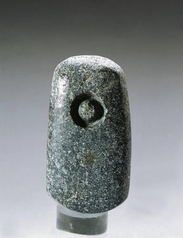 无人,竖图,留白,灰色背景,锤子,工具,古代,一个,灰色,摄影,单个,古代文明,美术工艺,史前时代,彩图,影棚拍摄,过去,斧