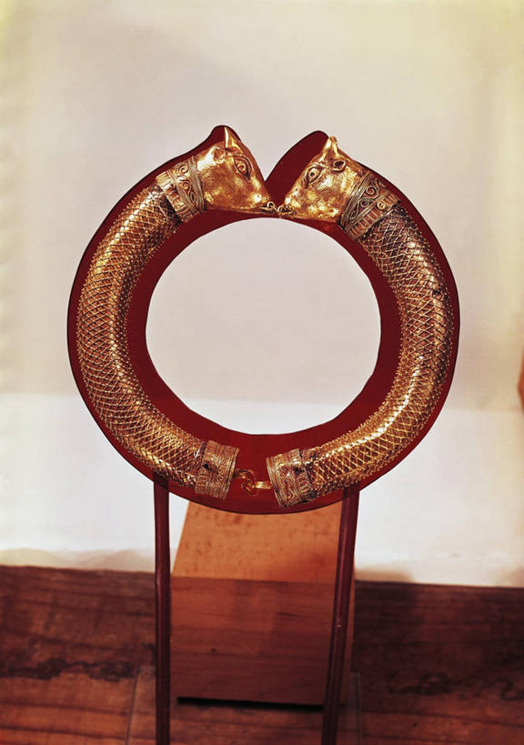 无人,竖图,室内,珠宝,金属,黄金,古代,一个,摄影,手镯,单个,古希腊,古代文明,美术工艺,彩图