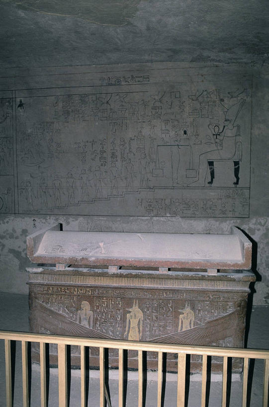 无人,横图,竖图,室内,白天,城市,非洲,埃及,神话,标志,符号,历史,文化,标识,壁画,废墟,地标建筑,摄影,考古学,中东,象形文字,传说,豺,石棺,阿努比斯,首府,卢克索,阿拉伯埃及共和国,金字塔之国,棉花之国,阿非利加洲,卢克索省,性别符号,古埃及文明,古代文明,底比斯,美术工艺,胡狼头神,丧葬之神,埃及神话,彩图,男性符号,过去,埃及卢克索