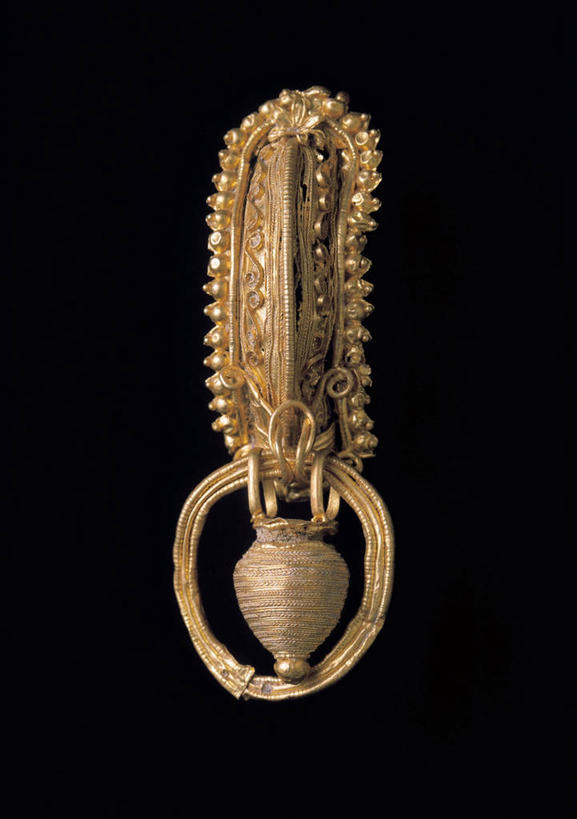 无人,竖图,特写,黑色背景,历史,一个,摄影,单个,考古学,耳饰,项坠,美术工艺,彩图,影棚拍摄,魅力,上流社会,过去