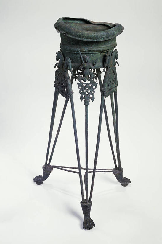 无人,竖图,特写,白色背景,意大利,一个,摄影,单个,三脚架,拉奇奥,青铜,古代文明,美术工艺,彩图,影棚拍摄