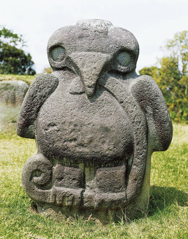 无人,竖图,室外,白天,正面,鹰,雕塑,哥伦比亚,鸟类,蛇,雕像,历史,一个,地标建筑,摄影,单个,考古学,圣奥古斯丁,美术工艺,彩图,拉美文明,过去