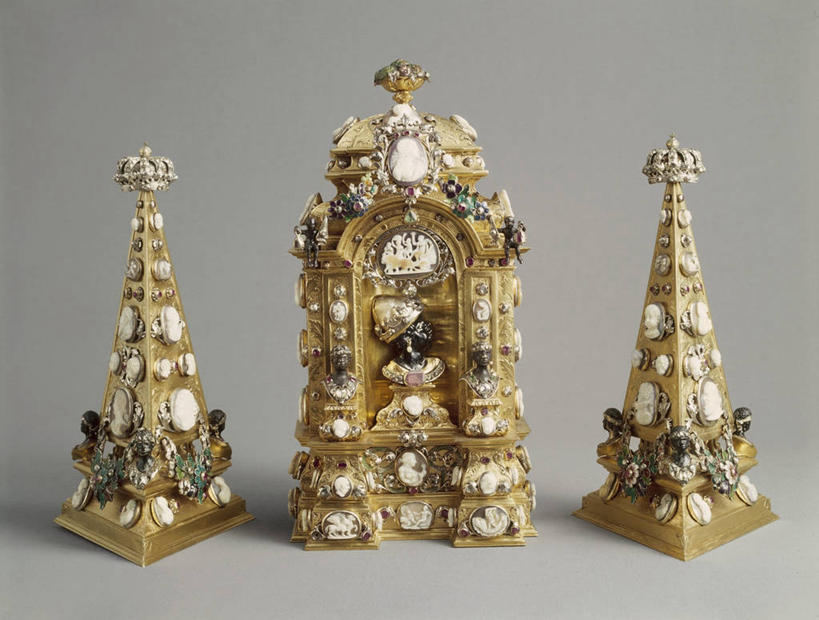 无人,横图,珐琅,粉色背景,塔,三个,金字塔,财富,摄影,美术工艺,彩图,影棚拍摄,浮雕宝石,贵重宝石