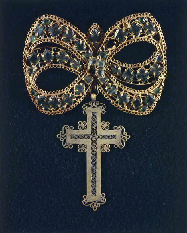 无人,竖图,特写,正面,珠宝,蓝色背景,十字架,一个,人体,摄影,宗教,单个,基督教,腓骨,项坠,美术工艺,彩图,影棚拍摄,贵重宝石