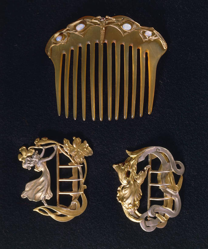 无人,竖图,特写,银,黑色背景,装饰,金属,蜻蜓,梳子,三个,一个,摄影,单个,蛋白石,扣环,美术工艺,彩图,影棚拍摄