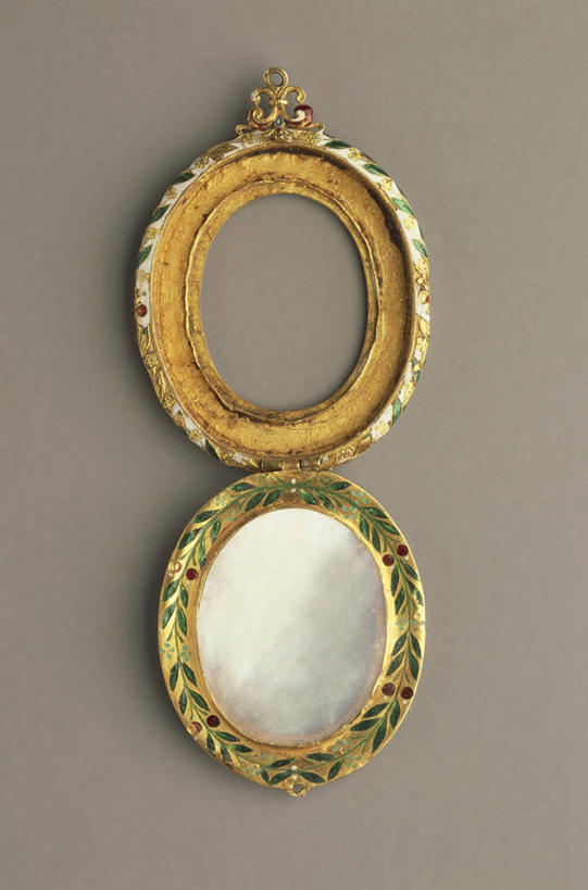 无人,竖图,灰色背景,艺术,椭圆形,一个,打开,摄影,单个,开启,红宝石,项坠,祖母绿,彩图,影棚拍摄,珠母