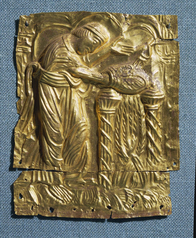 无人,竖图,俯视,特写,装饰,光线,金属,标志,符号,光芒,祝福,历史,标识,黄金,古代,一个,盘子,摄影,宗教,单个,考古学,仪式,基督教,典礼,宗教用品,铝箔,肌理,性别符号,美术工艺,主教,彩图,高角度拍摄,影棚拍摄,男性符号,大主教