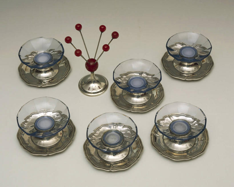 无人,横图,俯视,樱桃,静物,水果,银,许多,灰色背景,装饰,金属,很多,历史,古代,灰色,碗,果盘,摄影,古董,考古学,健康食物,一致,美术工艺,彩图,高角度拍摄,影棚拍摄